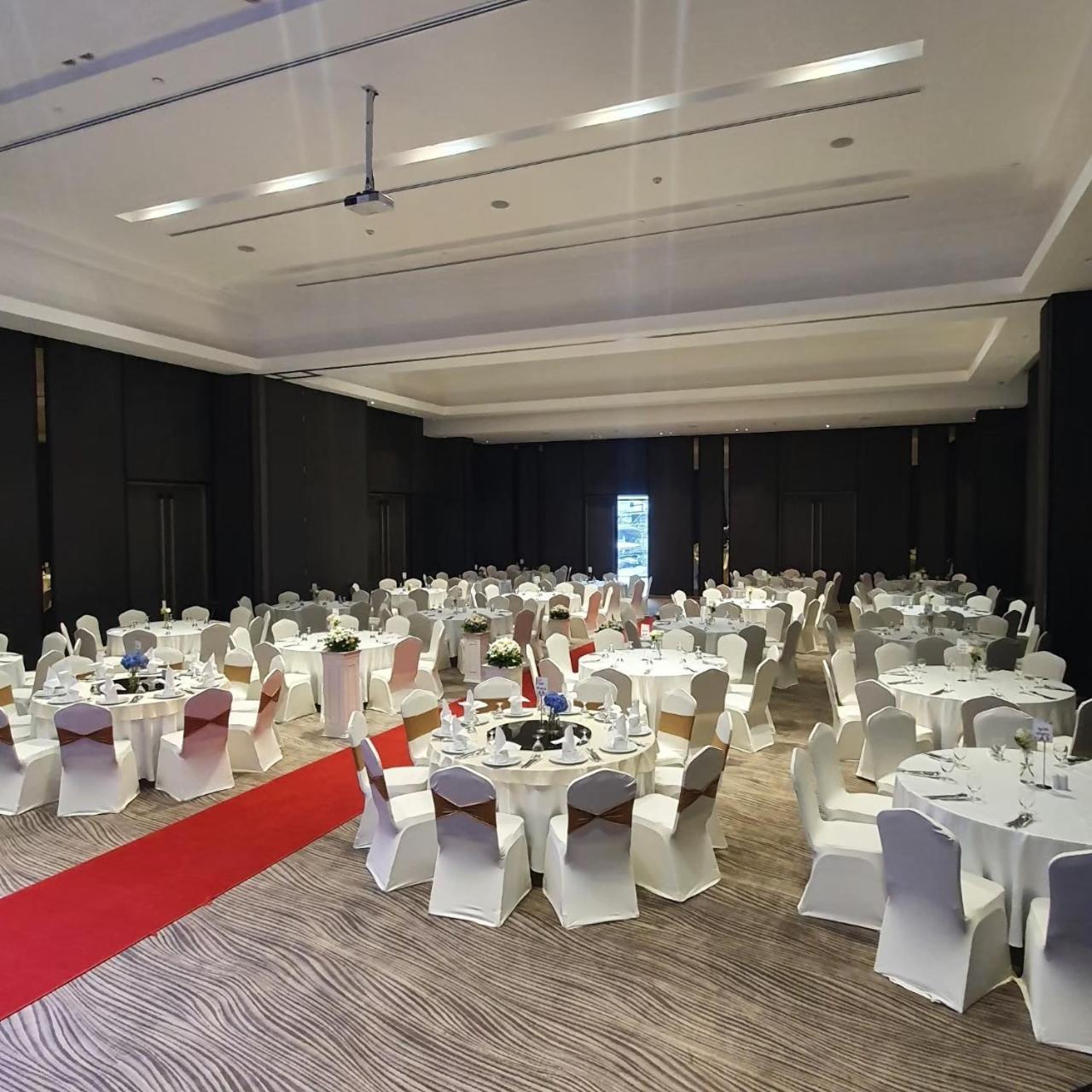 The Park Nine Hotel Suvarnabhumi Bangkok Eksteriør bilde The ballroom of the hotel